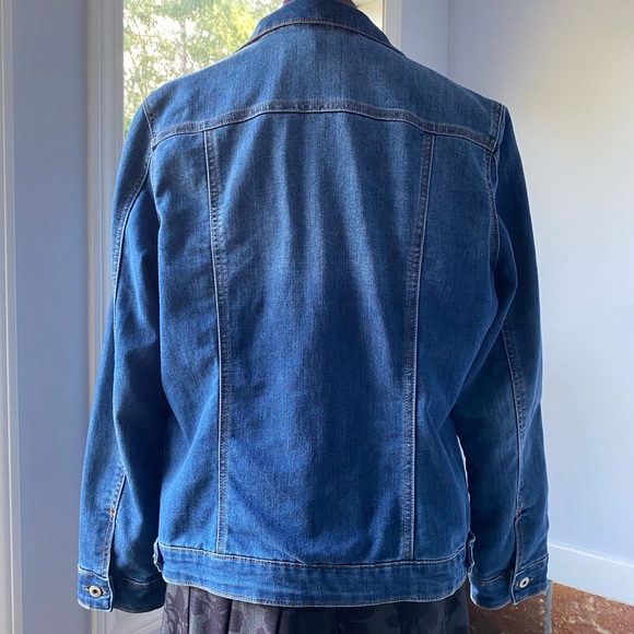 Jean jacket - Picture 8 of 9